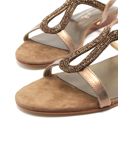 PICHE ABAHOUSE(ピシェ アバハウス)の「ビーズウェッジサンダル(サンダル・レディース・ブロンズ/その他/ゴールド・SMALL/LARGE/MEDIUM)」の8枚目の写真