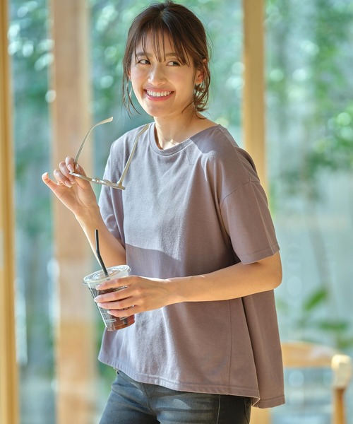 KOBE LETTUCE（コウベレタス）の「撥水加工汗染み防止AラインTシャツ　[アセリア]（Tシャツ/カットソー・レディース・チャコールグレー/ベージュ/オフホワイト/ホワイト×ブラック/ブルー系その他・FREE）」の4枚目の写真