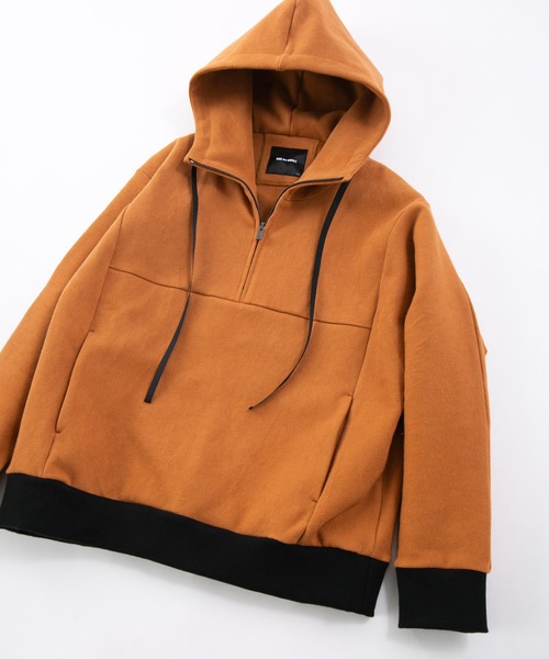 OURET(オーレット)の「硫化染ドビーストレッチ フードZIPプルオーバー(パーカー・メンズ・ブラック/テラコッタ・2/3)」の10枚目の写真