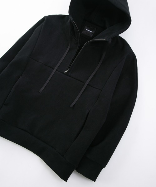 OURET(オーレット)の「硫化染ドビーストレッチ フードZIPプルオーバー(パーカー・メンズ・ブラック/テラコッタ・2/3)」の9枚目の写真