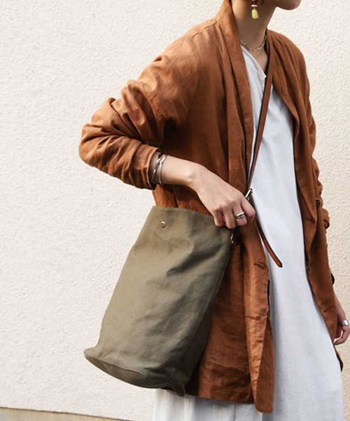 antiqua(アンティカ)の「キャンバスBAG(ショルダーバッグ・レディース・ブラック/カーキ/アイボリー・FREE)」の3枚目の写真