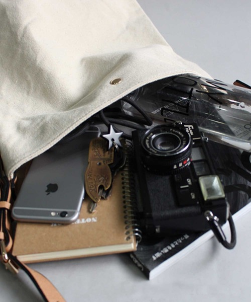 antiqua(アンティカ)の「キャンバスBAG(ショルダーバッグ・レディース・ブラック/カーキ/アイボリー・FREE)」の10枚目の写真
