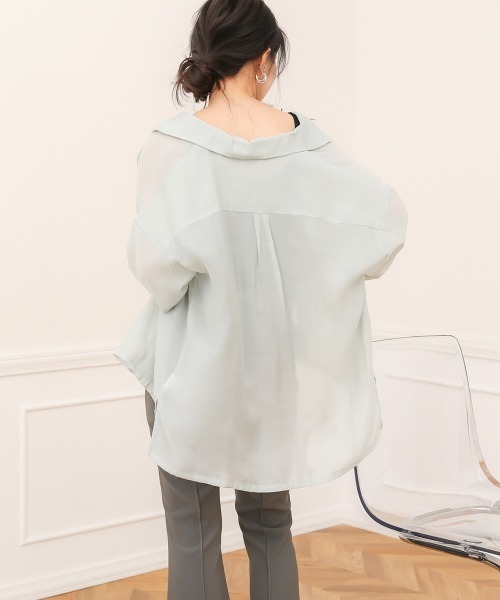Bab（バブ）の「【WEB限定】オープンカラーシアーシャツ（シャツ/ブラウス・レディース・ミント/グレー/スモークピンク・38）」の5枚目の写真