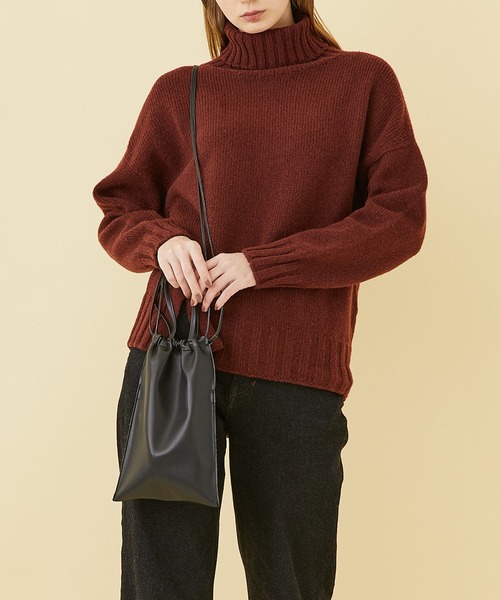 STUDIOUS（ステュディオス）の「【STUDIOUS】フェイクレザー巾着バッグ（ショルダーバッグ・レディース・ブラック/ベージュ/サックスブルー・FREE）」の11枚目の写真