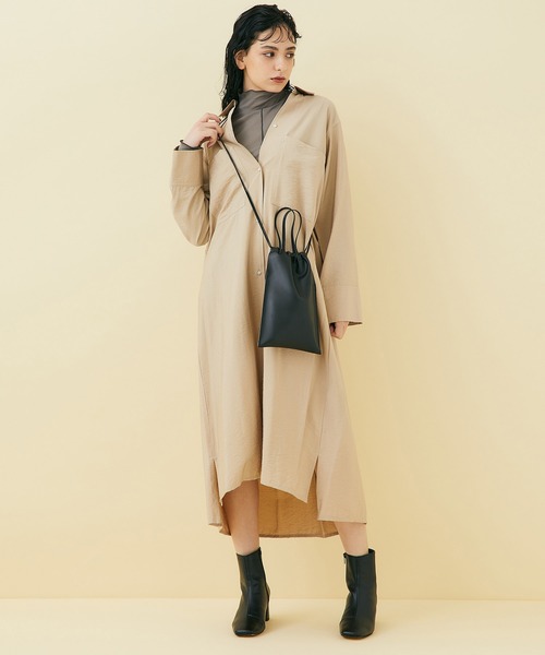 STUDIOUS（ステュディオス）の「【STUDIOUS】フェイクレザー巾着バッグ（ショルダーバッグ・レディース・ブラック/ベージュ/サックスブルー・FREE）」の17枚目の写真