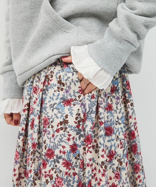 Libra Cue（リブラ キュー）の「ビンテージライクボタニカルプリントスカート（スカート・レディース・アイボリー/ネイビー/イエロー・FREE）」の9枚目の写真