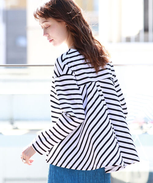 Ray BEAMS（レイビームス）の「Ray BEAMS / バック フレア ロングスリーブ Tシャツ（Tシャツ/カットソー・レディース・ホワイト/ブラック/その他・ONE SIZE）」の18枚目の写真