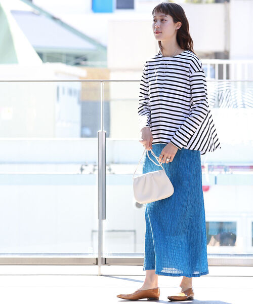 Ray BEAMS（レイビームス）の「Ray BEAMS / バック フレア ロングスリーブ Tシャツ（Tシャツ/カットソー・レディース・ホワイト/ブラック/その他・ONE SIZE）」の20枚目の写真