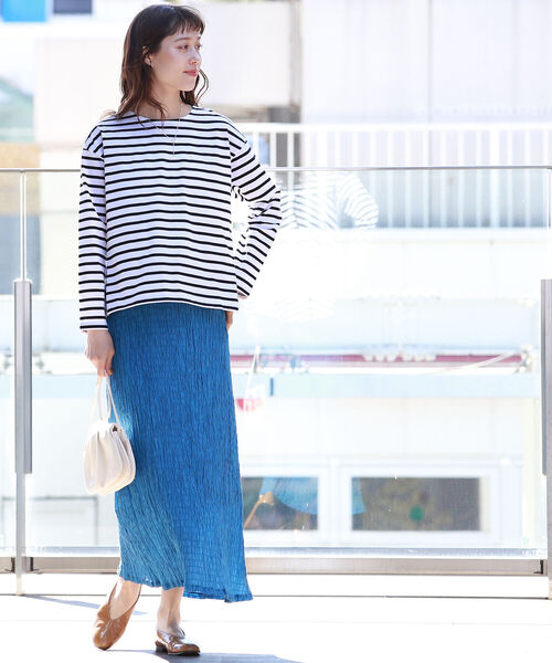 Ray BEAMS（レイビームス）の「Ray BEAMS / バック フレア ロングスリーブ Tシャツ（Tシャツ/カットソー・レディース・ホワイト/ブラック/その他・ONE SIZE）」の21枚目の写真