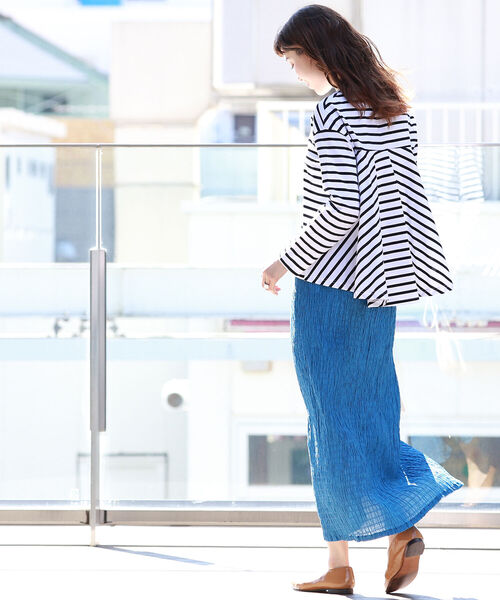 Ray BEAMS（レイビームス）の「Ray BEAMS / バック フレア ロングスリーブ Tシャツ（Tシャツ/カットソー・レディース・ホワイト/ブラック/その他・ONE SIZE）」の22枚目の写真