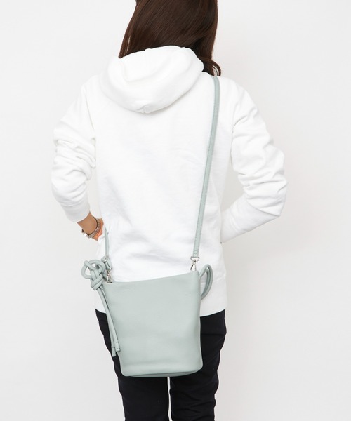 LAZY SUSAN(レイジースーザン)の「ショルダーバッグ サークルミニ(ショルダーバッグ・レディース・グレー/ブルー・FREE)」の2枚目の写真