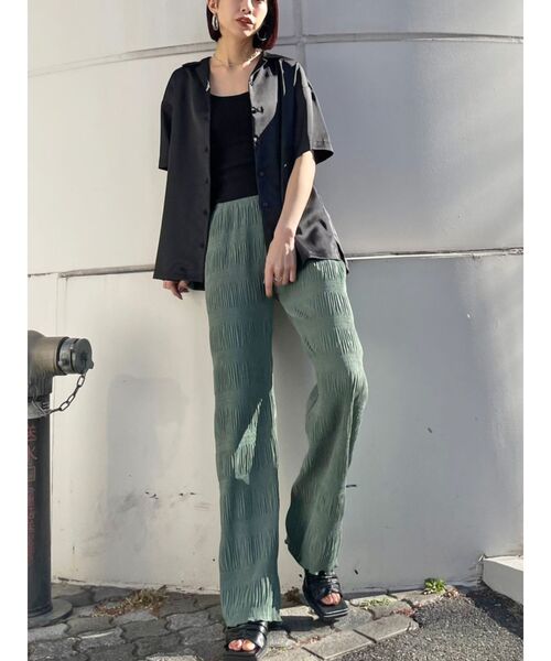 EMODA(エモダ)の「リンクルリラックスシャツ(シャツ/ブラウス・レディース・ブラック/イエロー/ミント・FREE)」の22枚目の写真