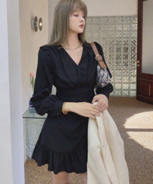 Jasmine Grandiflorum（ジャスミングランディフローラム）の「【Jasmine】Ｖネックフリルミニワンピース（ワンピース・レディース・ホワイト/ブラック・SMALL/MEDIUM/LARGE）」の6枚目の写真