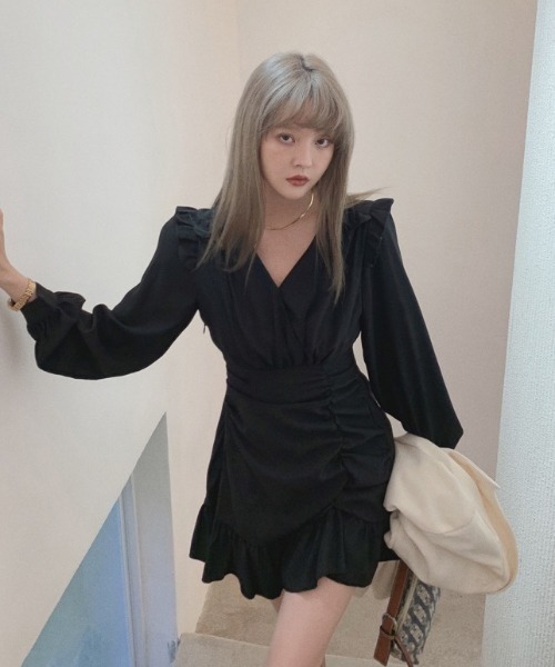 Jasmine Grandiflorum（ジャスミングランディフローラム）の「【Jasmine】Ｖネックフリルミニワンピース（ワンピース・レディース・ホワイト/ブラック・SMALL/MEDIUM/LARGE）」の9枚目の写真