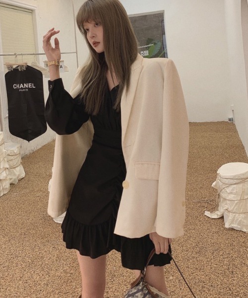 Jasmine Grandiflorum（ジャスミングランディフローラム）の「【Jasmine】Ｖネックフリルミニワンピース（ワンピース・レディース・ホワイト/ブラック・SMALL/MEDIUM/LARGE）」の12枚目の写真