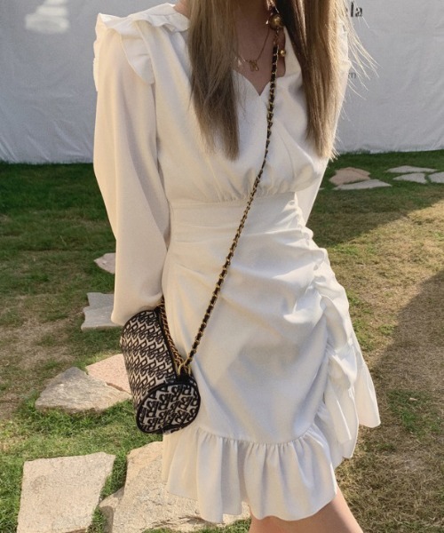 Jasmine Grandiflorum（ジャスミングランディフローラム）の「【Jasmine】Ｖネックフリルミニワンピース（ワンピース・レディース・ホワイト/ブラック・SMALL/MEDIUM/LARGE）」の14枚目の写真