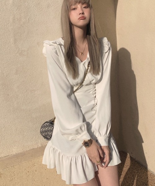 Jasmine Grandiflorum（ジャスミングランディフローラム）の「【Jasmine】Ｖネックフリルミニワンピース（ワンピース・レディース・ホワイト/ブラック・SMALL/MEDIUM/LARGE）」の16枚目の写真