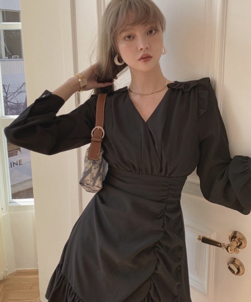 Jasmine Grandiflorum（ジャスミングランディフローラム）の「【Jasmine】Ｖネックフリルミニワンピース（ワンピース・レディース・ホワイト/ブラック・SMALL/MEDIUM/LARGE）」の4枚目の写真