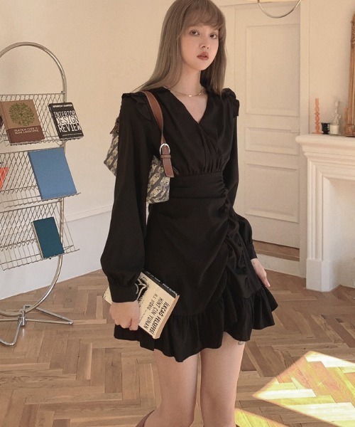 Jasmine Grandiflorum（ジャスミングランディフローラム）の「【Jasmine】Ｖネックフリルミニワンピース（ワンピース・レディース・ホワイト/ブラック・SMALL/MEDIUM/LARGE）」の10枚目の写真