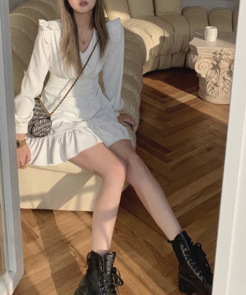 Jasmine Grandiflorum（ジャスミングランディフローラム）の「【Jasmine】Ｖネックフリルミニワンピース（ワンピース・レディース・ホワイト/ブラック・SMALL/MEDIUM/LARGE）」の22枚目の写真