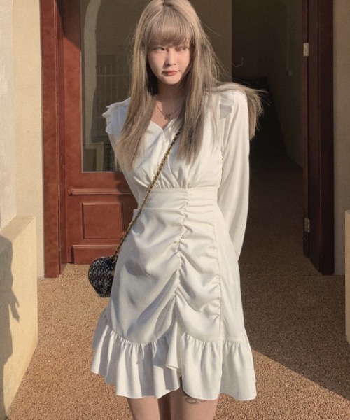 Jasmine Grandiflorum（ジャスミングランディフローラム）の「【Jasmine】Ｖネックフリルミニワンピース（ワンピース・レディース・ホワイト/ブラック・SMALL/MEDIUM/LARGE）」の21枚目の写真