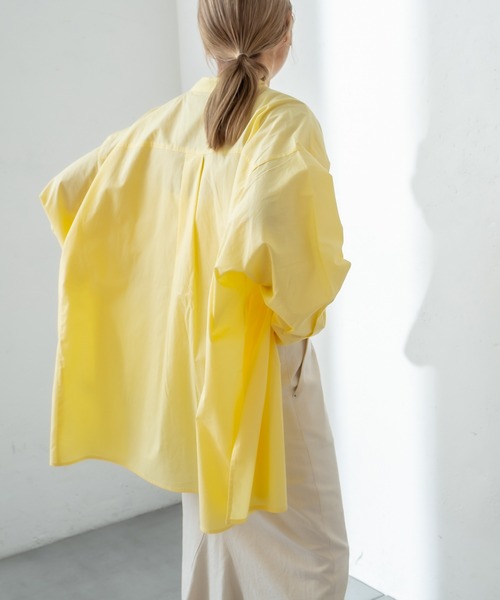 mystic(ミスティック)の「BACKタックBIGシャツ(シャツ/ブラウス・レディース・チャコールグレー/オフホワイト/ピンク/イエロー・FREE)」の12枚目の写真