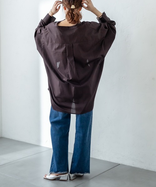 mystic(ミスティック)の「BACKタックBIGシャツ(シャツ/ブラウス・レディース・チャコールグレー/オフホワイト/ピンク/イエロー・FREE)」の13枚目の写真