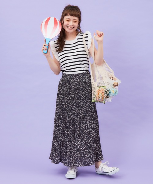 MERLOT(メルロー)の「くしゅくしゅビンテージフラワースカート(スカート・レディース・ナチュラル/ブルー・FREE)」の2枚目の写真