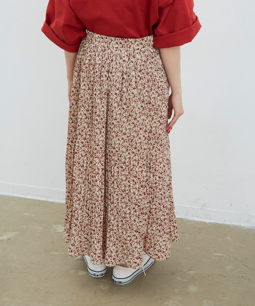 MERLOT(メルロー)の「くしゅくしゅビンテージフラワースカート(スカート・レディース・ナチュラル/ブルー・FREE)」の11枚目の写真