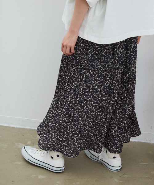 MERLOT(メルロー)の「くしゅくしゅビンテージフラワースカート(スカート・レディース・ナチュラル/ブルー・FREE)」の19枚目の写真