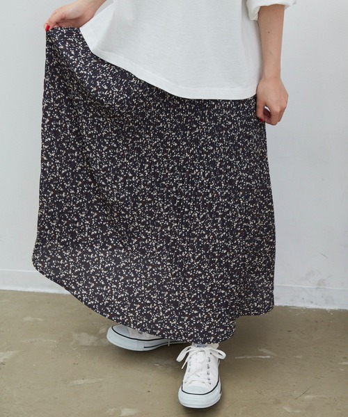 MERLOT(メルロー)の「くしゅくしゅビンテージフラワースカート(スカート・レディース・ナチュラル/ブルー・FREE)」の21枚目の写真
