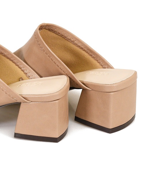 sango（sango）の「ソフトレザートングスクエアヒールサンダル（サンダル・レディース・ブラック/ダークブラウン/ベージュ/グレイッシュベージュ・M/LL/S/L/SS/3L）」の10枚目の写真