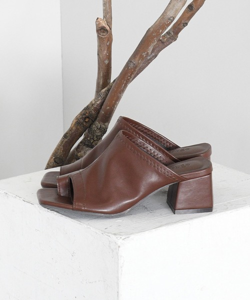 sango（sango）の「ソフトレザートングスクエアヒールサンダル（サンダル・レディース・ブラック/ダークブラウン/ベージュ/グレイッシュベージュ・M/LL/S/L/SS/3L）」の16枚目の写真