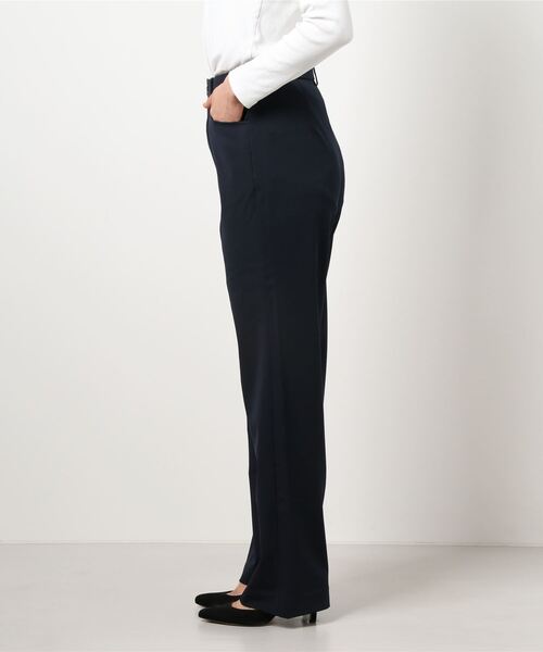 BELLUNA（ベルーナ）の「色あせにくいストレートパンツ股下７３cm（スーツパンツ・レディース・ブラック/ネイビー・X-LARGE/MEDIUM/LARGE）」の7枚目の写真