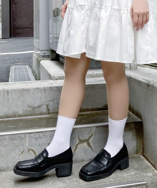 Figments(フィグメンツ)の「ヒールスクエアトゥローファー(その他シューズ・レディース・ブラック/ホワイト/ブルー・SMALL/MEDIUM)」の15枚目の写真