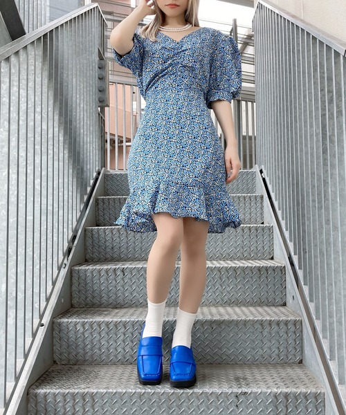 Figments(フィグメンツ)の「ヒールスクエアトゥローファー(その他シューズ・レディース・ブラック/ホワイト/ブルー・SMALL/MEDIUM)」の16枚目の写真