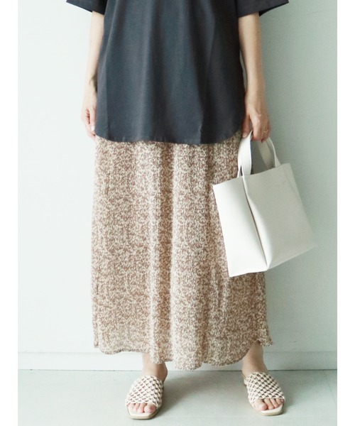 Lugnoncure（ルノンキュール）の「小花柄プリントプリーツマーメードスカート（スカート・レディース・イエロー/ブラック/ベージュ・ﾌﾘ-）」の3枚目の写真