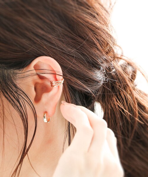 COCOSHNIK（ココシュニック）の「K10アンジュレート フープピアス大（ピアス（両耳用）・レディース・ホワイト系その他7・00）」の3枚目の写真