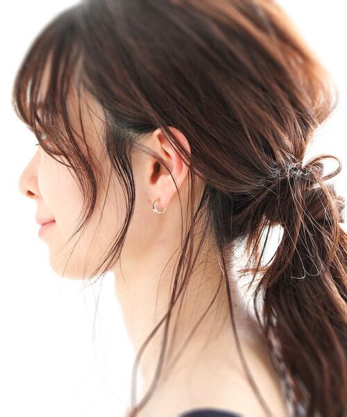 COCOSHNIK（ココシュニック）の「K10アンジュレート フープピアス大（ピアス（両耳用）・レディース・ホワイト系その他7・00）」の11枚目の写真