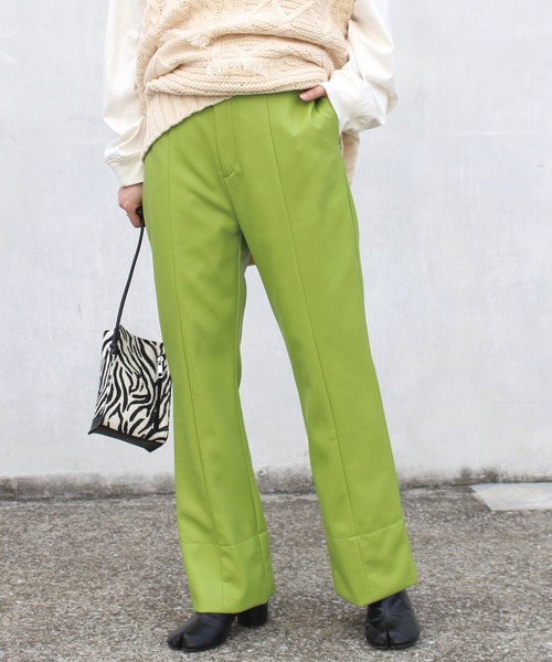 LAVEANGE（ラビアンジェ）の「フェイクレザースリットパンツ（その他パンツ・レディース・ブラック/グリーン・LL/3L/M/L）」の10枚目の写真