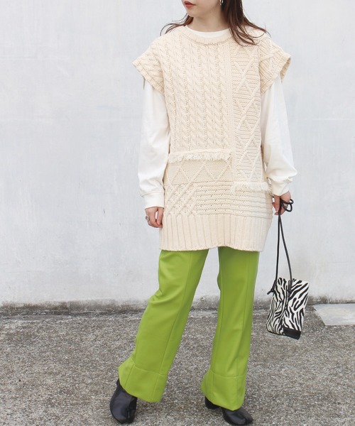 LAVEANGE（ラビアンジェ）の「フェイクレザースリットパンツ（その他パンツ・レディース・ブラック/グリーン・LL/3L/M/L）」の15枚目の写真