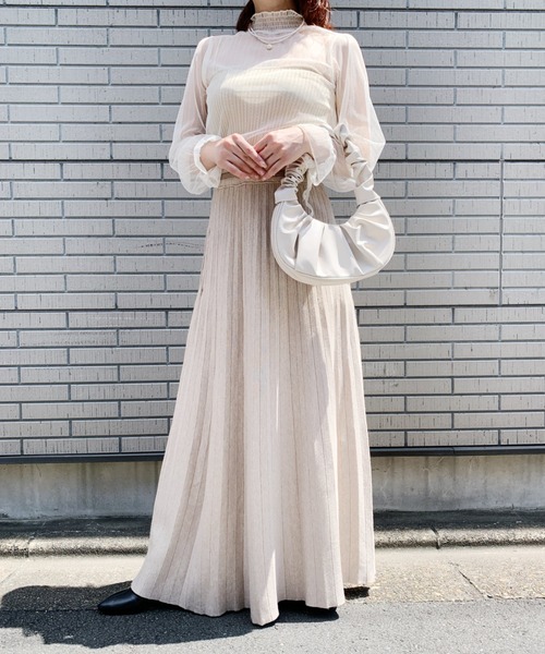 Loueme(ルエム)の「プリーツニットロングスカート(スカート・レディース・ブラック/ベージュ/アイボリー/モカ/ピンクベージュ・M/L)」の4枚目の写真