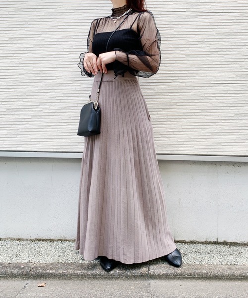 Loueme(ルエム)の「プリーツニットロングスカート(スカート・レディース・ブラック/ベージュ/アイボリー/モカ/ピンクベージュ・M/L)」の3枚目の写真
