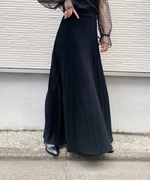Loueme(ルエム)の「プリーツニットロングスカート(スカート・レディース・ブラック/ベージュ/アイボリー/モカ/ピンクベージュ・M/L)」の13枚目の写真