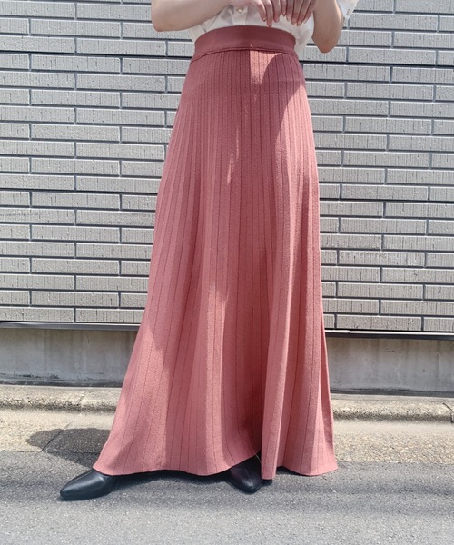 Loueme(ルエム)の「プリーツニットロングスカート(スカート・レディース・ブラック/ベージュ/アイボリー/モカ/ピンクベージュ・M/L)」の17枚目の写真