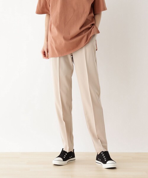 SHOO・LA・RUE(シューラルー)の「◆【S-LL/股下長め/3Dスキャン】ドライタッチテーパードパンツ(その他パンツ・レディース・ブラック/レンガ/ナチュラル/グレー系その他2・04/02/01/03)」の1枚目の写真