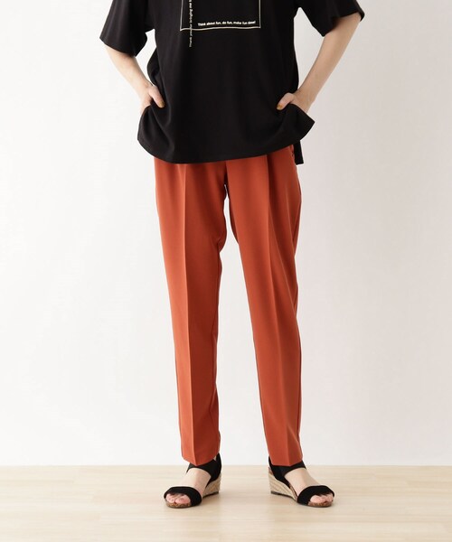 SHOO・LA・RUE(シューラルー)の「◆【S-LL/股下長め/3Dスキャン】ドライタッチテーパードパンツ(その他パンツ・レディース・ブラック/レンガ/ナチュラル/グレー系その他2・04/02/01/03)」の4枚目の写真