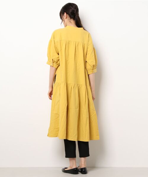 axes femme(アクシーズファム)の「サイドスリットティアードOP(ワンピース・レディース・ネイビー/ホワイト/イエロー・MEDIUM)」の4枚目の写真