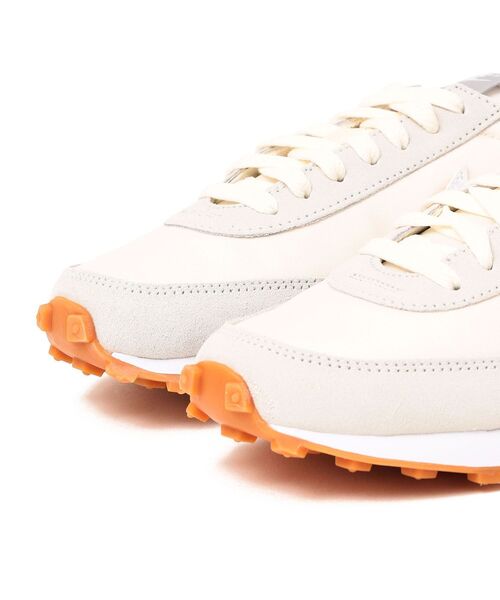 NIKE(ナイキ)の「NIKE: DAYBREAK (デイブレイク)(スニーカー・レディース・オフホワイト/ブラック・45/35/40/30)」の4枚目の写真