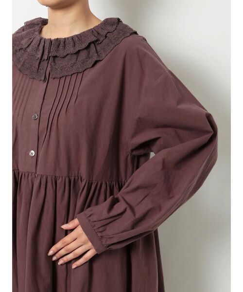 merry jenny(メリージェニー)の「Wレースカラーワンピース(ワンピース・レディース・オフホワイト/ブラック/ボルドー・FREE)」の10枚目の写真